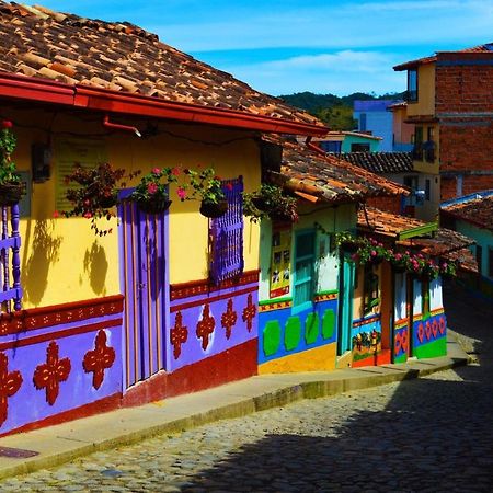 Hotel El Paisaje Guatape Exterior photo