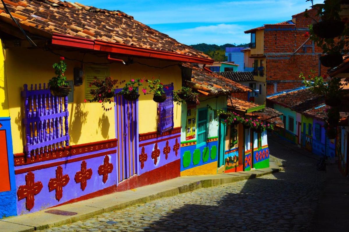 Hotel El Paisaje Guatape Exterior photo